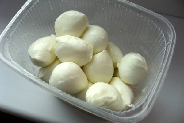 Mozzarelle blu: frodi nel settore lattiero-caseario