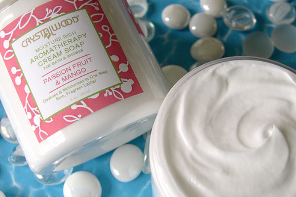 Sai cosa ti spalmi? L'etichettatura dei cosmetici