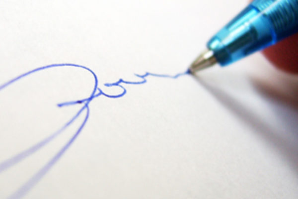 Firme false sui contratti: articolo La Repubblica del 18/8/2011