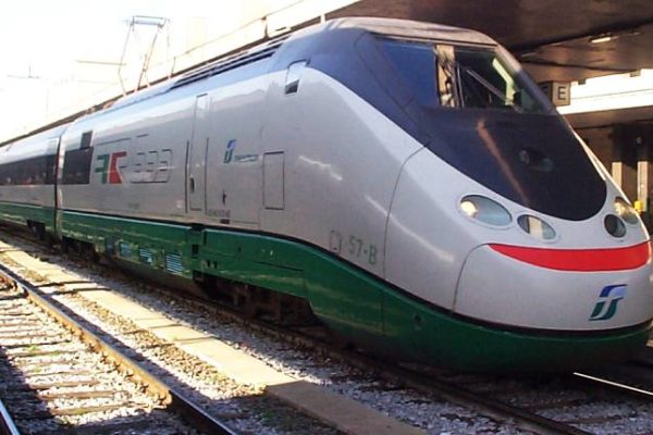 TRENITALIA RESTITUISCA LE SANZIONI IMPROPRIE E RIPRISTINI I COLLEGAMENTI NORD-SUD